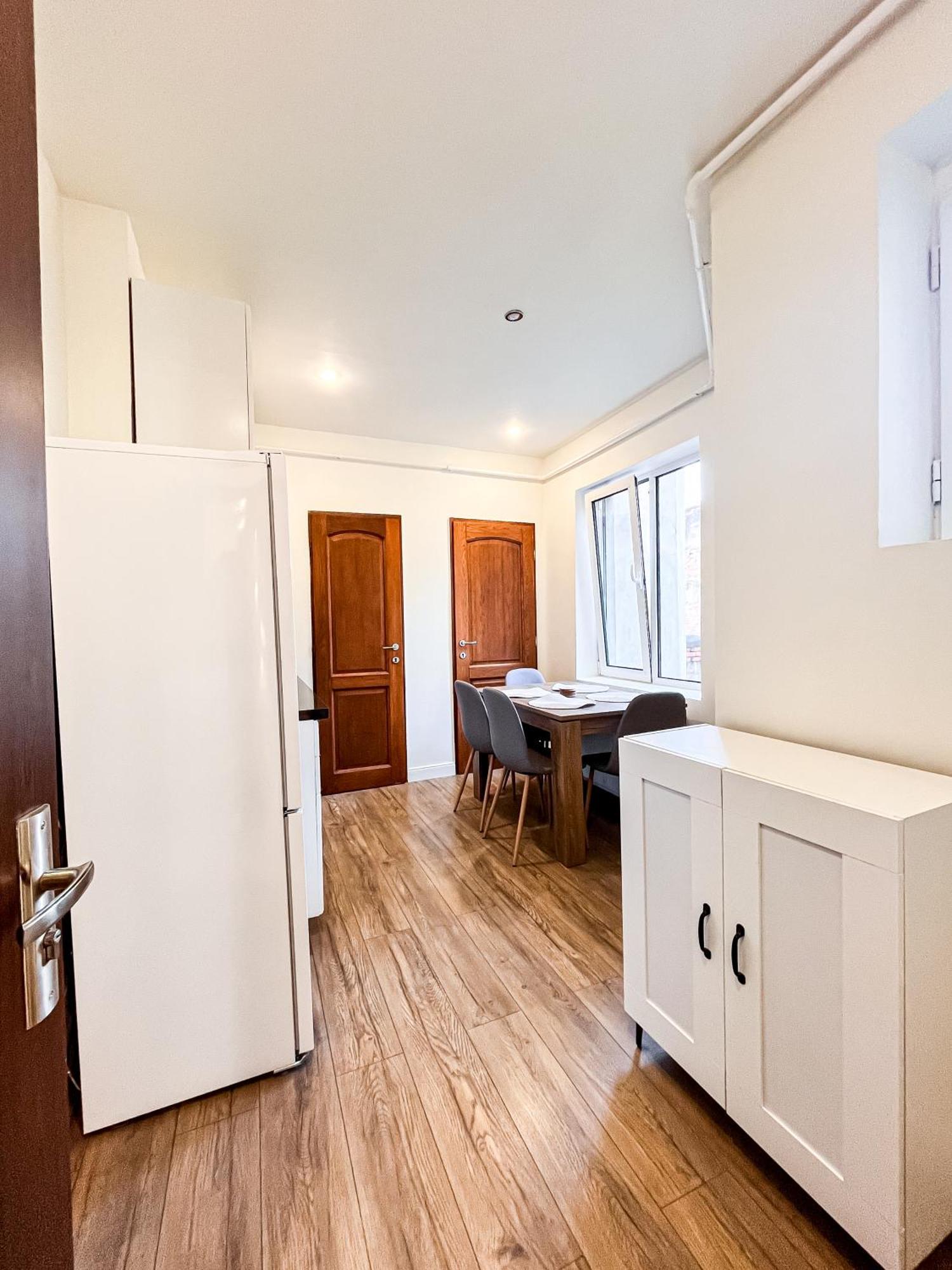 La Teatru - 2Bd Apartment Near Theatre And Old Town Braşov Eksteriør bilde