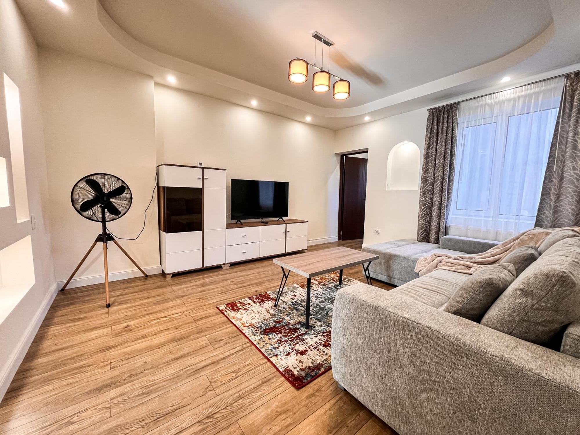 La Teatru - 2Bd Apartment Near Theatre And Old Town Braşov Eksteriør bilde